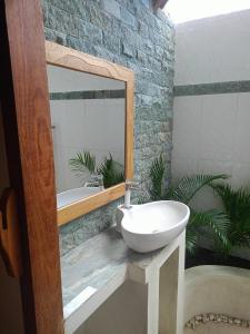 Bintang Tiga Bungalows Gili Air的一间浴室