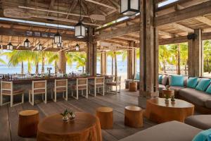 Restaurace v ubytování The St. Regis Le Morne Resort, Mauritius