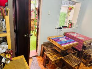 Posezení v ubytování Ukumari Hostel + 37 fotografií