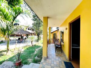 Zahrada ubytování Chitwan Safari Resort