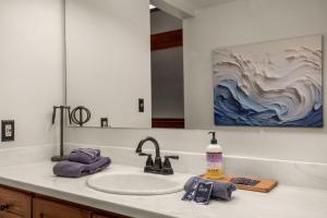 Foto de la galería de Paddle & Pine - Lake Views & Private Dock Access en Bigfork