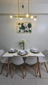 Φωτογραφία από το άλμπουμ του Hotel - Style Studio with balcony Davao City σε Davao City
