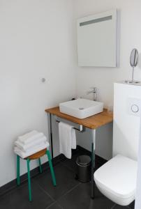 A bathroom at Hôtel Villa Teranga