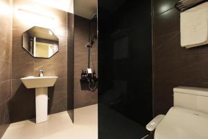 Yongin(Giheung) M7 Hotel的一间浴室