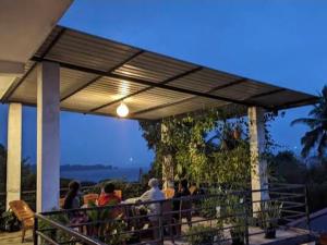 Un balcón o terraza en Lake Edge Resort