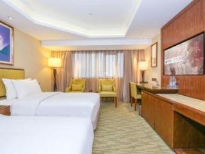 Μια τηλεόραση ή/και κέντρο ψυχαγωγίας στο New Regent Hotel