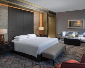 Gulta vai gultas numurā naktsmītnē Park Hyatt Doha, Msheireb Downtown