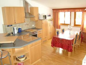 Köök või kööginurk majutusasutuses Apartment in Mariapfarr near Ski Slopes