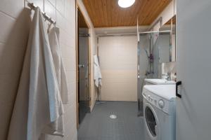 Koupelna v ubytování Kuukkeli Apartments Teerenpesue E 33
