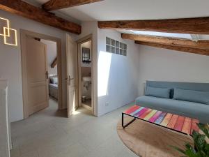 Ένα ή περισσότερα κρεβάτια σε δωμάτιο στο Rozalija house