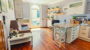 Kuchyň nebo kuchyňský kout v ubytování La Finestra sul Lago - Italian Homing