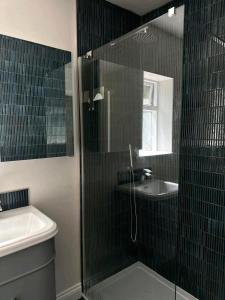 Bilik mandi di Meldon Park, Gate Lodge +10 gambar