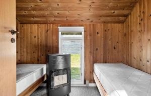 Postel nebo postele na pokoji v ubytování Cozy Home In Hemmet With Wifi + 9 fotografií