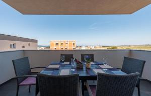 Μπαλκόνι ή βεράντα στο Awesome Apartment In Povljana With Wifi