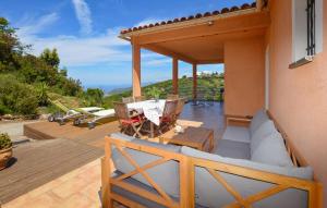 Μπαλκόνι ή βεράντα στο Haut De Villa Vue Mer +23 φωτογραφίες