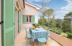 Μπαλκόνι ή βεράντα στο Cozy Home In Sassetta +16 φωτογραφίες