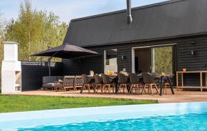 Πισίνα στο ή κοντά στο Lovely Home In Væggerløse With Sauna +18 φωτογραφίες