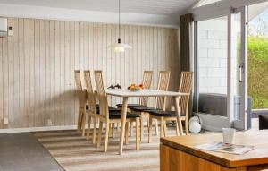 Χώρος καθιστικού στο 2 Bedroom Nice Home In Børkop