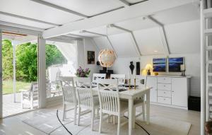 Fotografie z fotogalerie ubytování 3 Bedroom Cozy Home In Hadsund v destinaci Hadsund