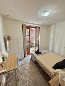 Postel nebo postele na pokoji v ubytování Bonita habitación con aire acondicionado