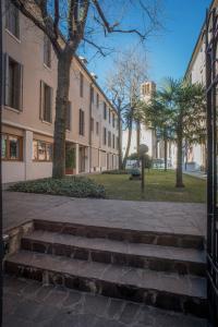 Το κτήριο όπου στεγάζεται  το διαμέρισμα