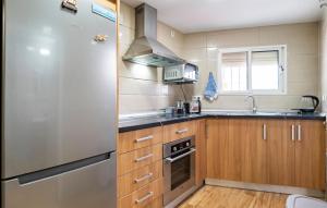 Η κουζίνα ή μικρή κουζίνα στο Awesome Home In Málaga With Wifi