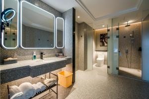 Phòng tắm tại Atour S Hotel Taikoo Wharf Pearl River Guangzhou - Free Shuttle Bus Service Between Fair And Hotel During The Canton Fair
