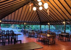 Restaurace v ubytování Baan Suan Nam Resort