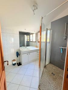 Et bad på Atlantide - Somptueuse Villa Classée 4 étoiles - Saint-Clair - Vue Exceptionnelle - Piscine