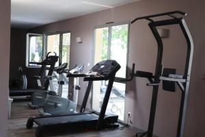 Fitness centrum a/nebo fitness zařízení v ubytování Superbe appartement dans golf 4 étoiles