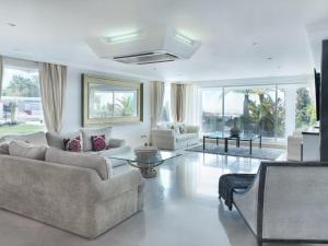 O zonă de relaxare la Villa de lujo en Marbella para eventos con servicios exclusivos - ES-175-2