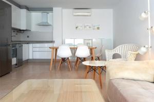 Kuchyň nebo kuchyňský kout v ubytování Apartamentos Villa Azul