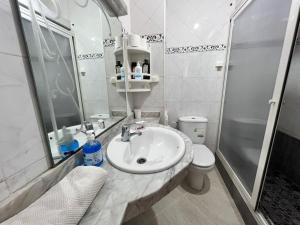 Koupelna v ubytování Casablanca Beautiful and Tranquil Family Apartment