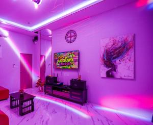 TV a/nebo společenská místnost v ubytování Love Here Poolvilla หัวหิน