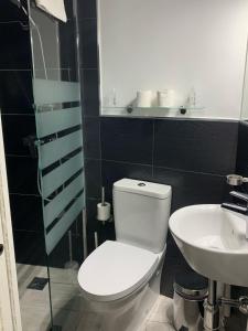 Koupelna v ubytování GAV Cerrillo + 5 fotografií