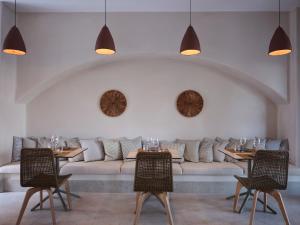 Posezení v ubytování Salt Suites Paros