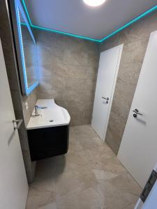 Ένα μπάνιο στο Wicky 1 Monteur Wohnung