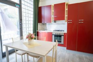 Kuchyňa alebo kuchynka v ubytovaní Residence Rimini Mare