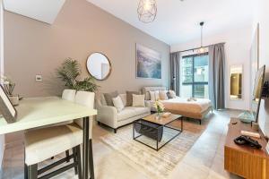 Gallery image of HAVN - Studio in La Riviera Azure JVC, Pool View in Dubai