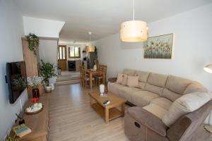 TV a/nebo společenská místnost v ubytování estéa Melina's Summer Townhouse