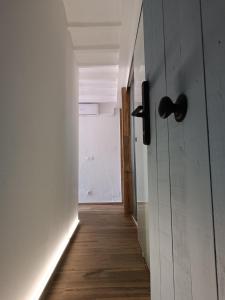 Φωτογραφία από το άλμπουμ του Godello - Harbor's Light σε Villajoyosa