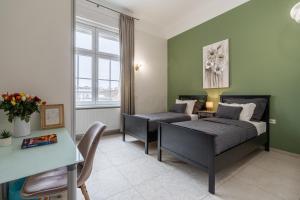 Posteľ alebo postele v izbe v ubytovaní Amora Homes Basilica Monnalisa luxury 3 bedrooms apartment with amazing view NEED RESERVATION X FREE PARKING