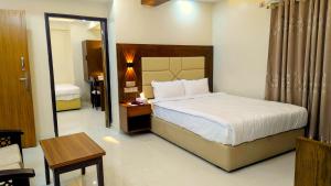 Imagen de la galería de Hotel Holiday Park International Limited Cumilla, en Comilla