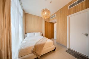 Postel nebo postele na pokoji v ubytování Apartment - 1BR Poolview - Sleeps 4 - 2WCs - Workstation