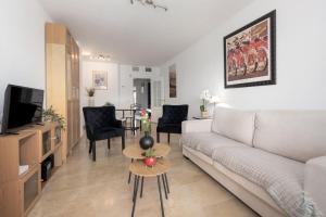 A television and/or entertainment centre at marina real 221