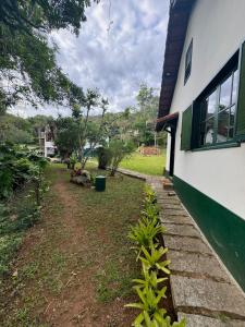 Taman di luar Canto da Saíra Azul