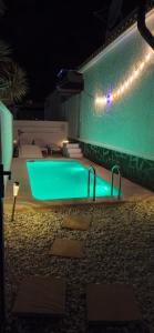 Bassein majutusasutuses Villa with private pool või selle lähedal