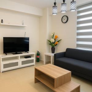 Μια τηλεόραση ή/και κέντρο ψυχαγωγίας στο Kasara Urban Resort & Residences