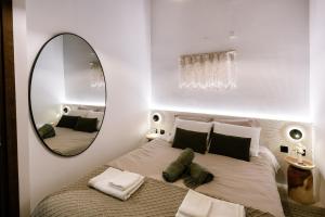 Katil atau katil-katil dalam bilik di Ioulia's Cottage by Nomads +35 gambar