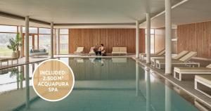 Bazén v ubytování Falkensteiner Hotel Bad Leonfelden Superior nebo v jeho okolí